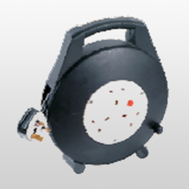 LRE310A 250V AC , IP20, rewirable with 3-way BS 1363 socket-outlet with thermal-cutout and rewirable Bs1363 plug type Sw168. Reeled max. 1.0KW (4.0A Unreeled Max. 3.25 KW (13A)