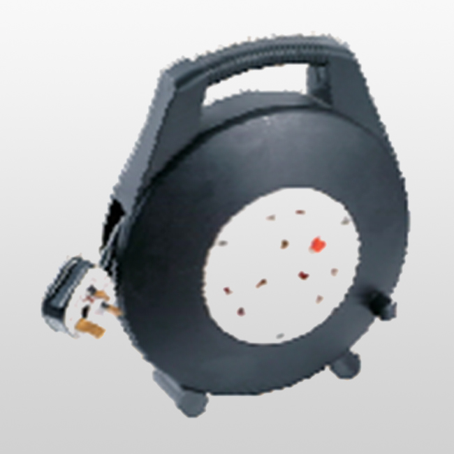 LRE320A 250V AC , IP20, rewirable with 3-way BS 1363 socket-outlet with thermal-cutout and rewirable Bs1363 plug type Sw168. Reeled max. 1.0KW (4.0A Unreeled Max. 3.25 KW (13A)